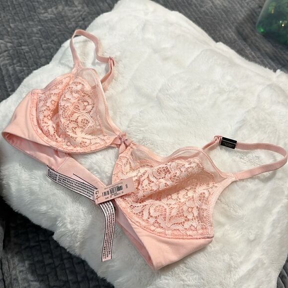 'Victoria's Secret Unlined Bra color Pink / Peach 
Lace bra - Picture 9 of 12